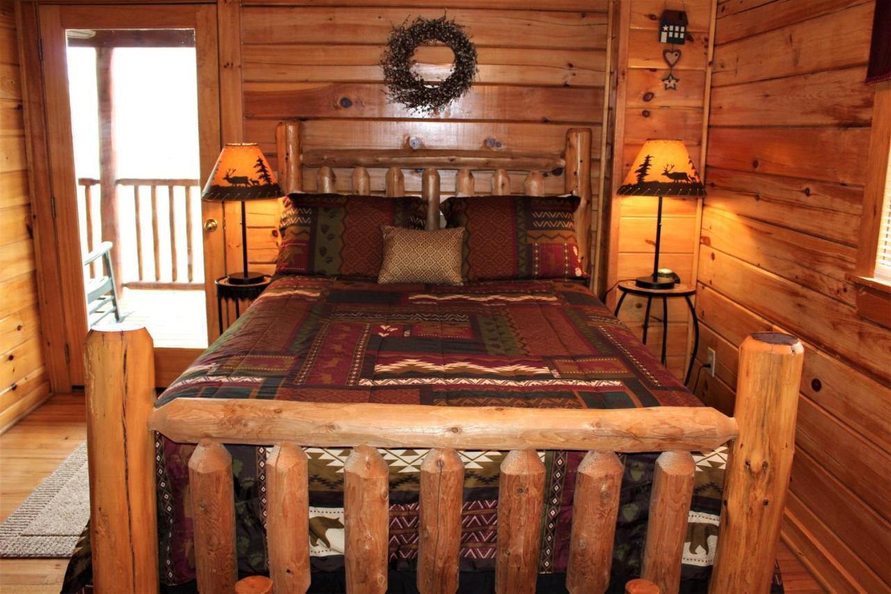 Mountain Joy -Private Treehouse Style Cabin That Sleeps 4-Free Tickets Gatlinburg Esterno foto