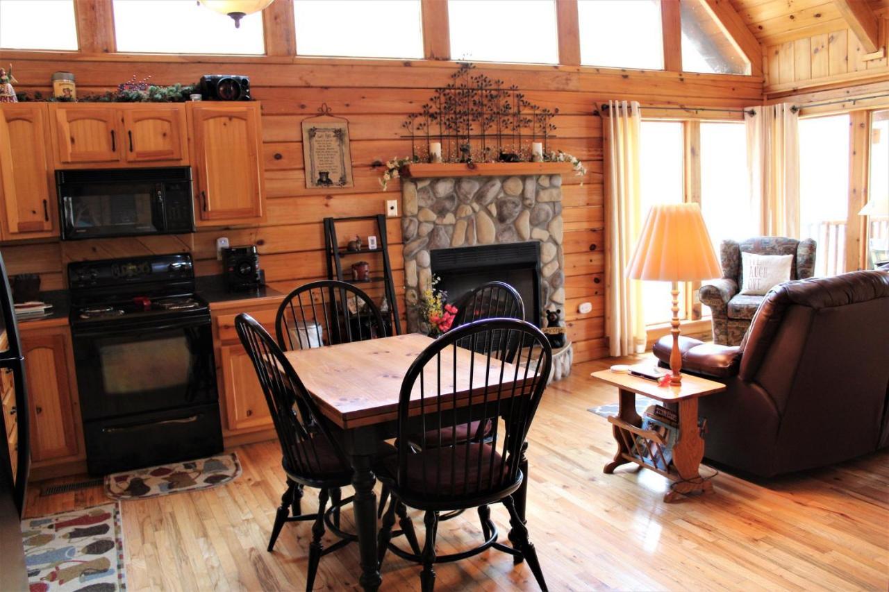 Mountain Joy -Private Treehouse Style Cabin That Sleeps 4-Free Tickets Gatlinburg Esterno foto